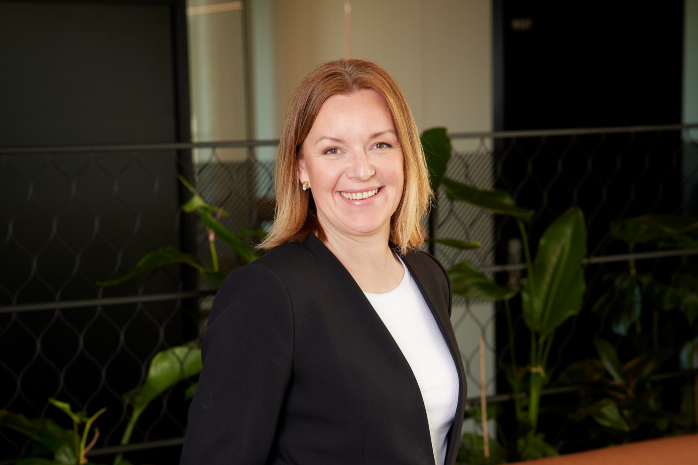 Assisterende Banksjef Turid V. Riset Assisterende Banksjef Turid V. Riset