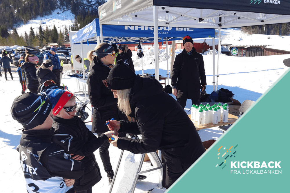 Unger på vinterarrangement får ansiktsmaling av bankansatt på stand. "Kickback fra lokalbanken"